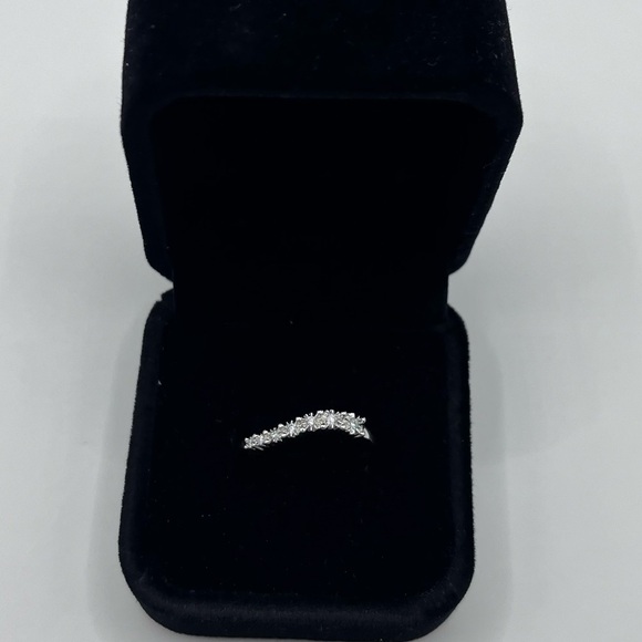 0.20 CT 10k White Gold Natural Diamond Bypass Ring - Picture 1 of 8